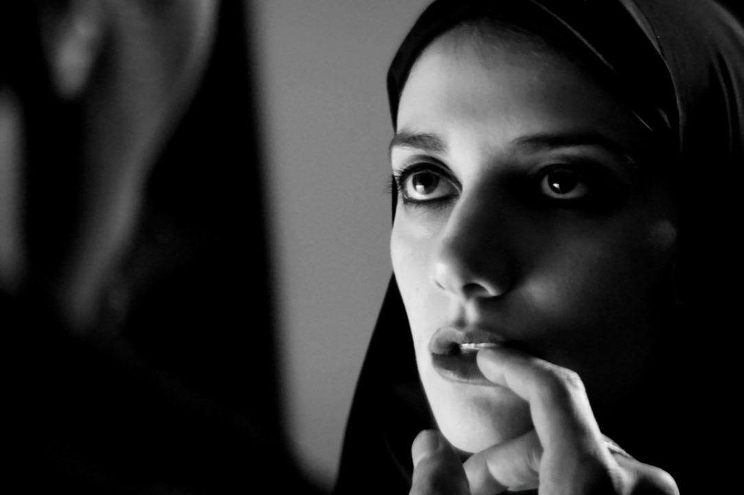 A Girl Walks Home Alone At Night (Movie) Review 2
