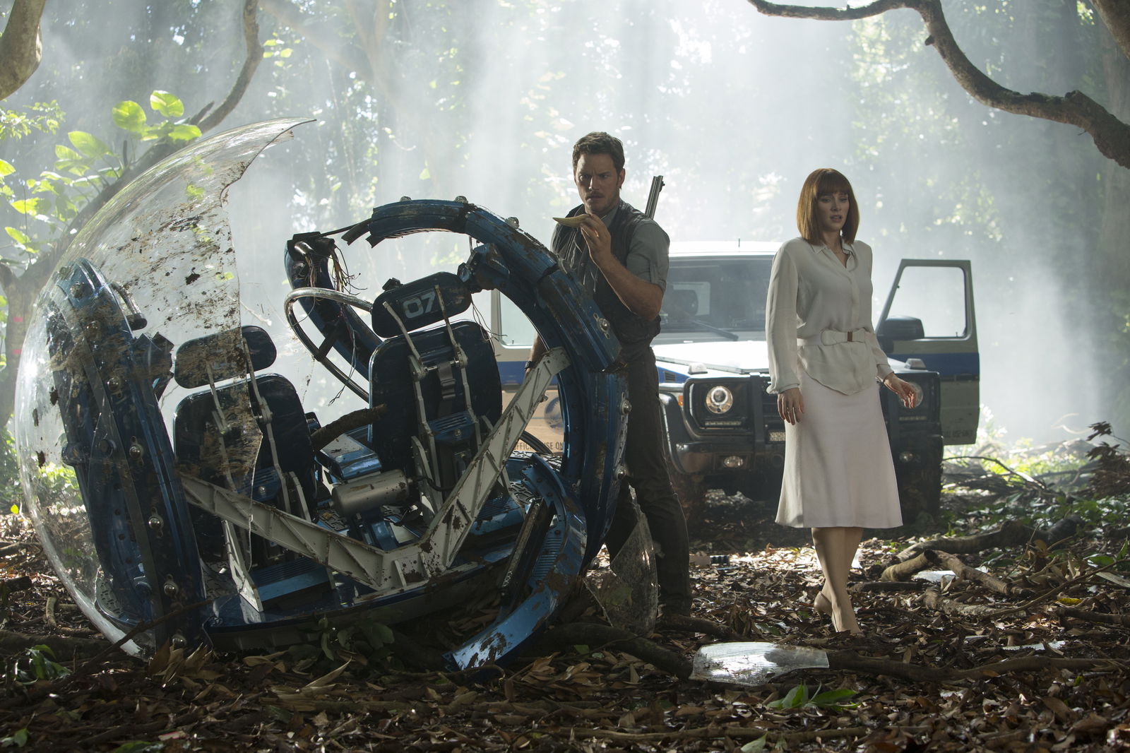 Jurassic World (2015) Review Jurassicworldinsert3