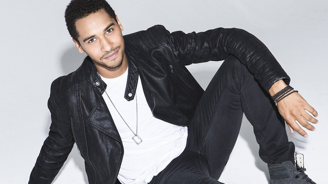 From Pirate to Wizard: An interview with Elliot Knight 5