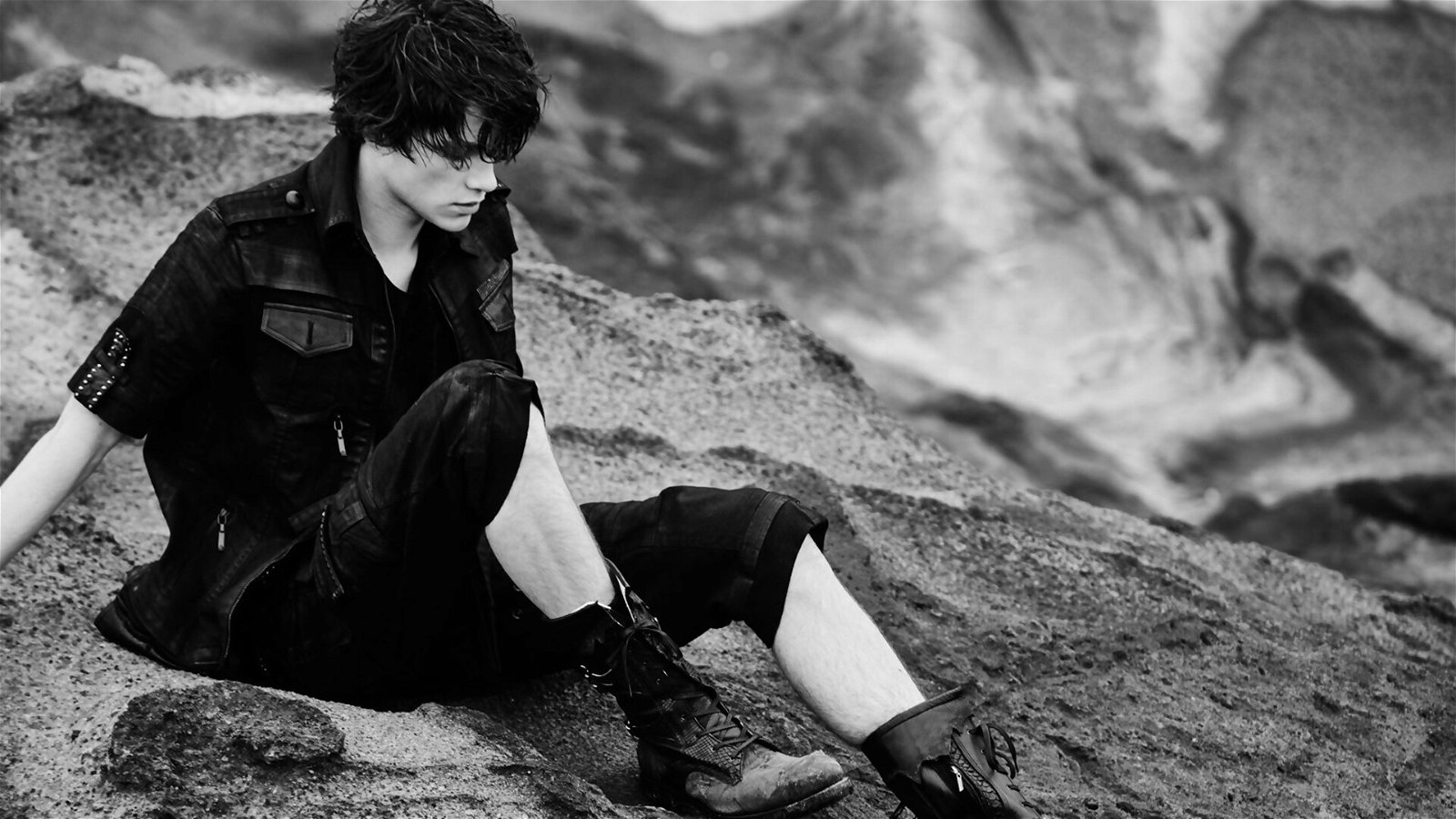 New Final Fantasy XV clothing line by Roen 5