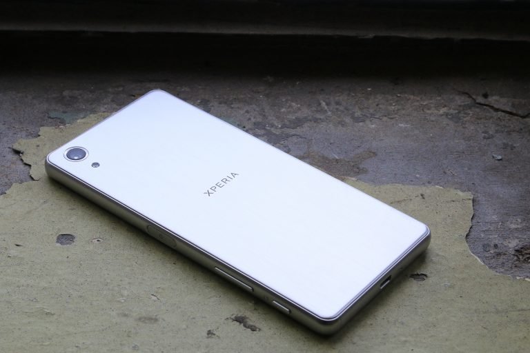 Sony Xperia X Performance (Phone) Review 3