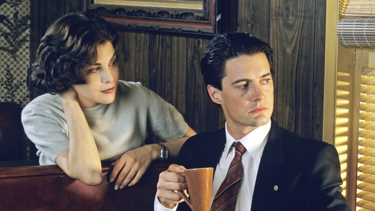 Twin Peaks revival premieres May 21st on Showtime