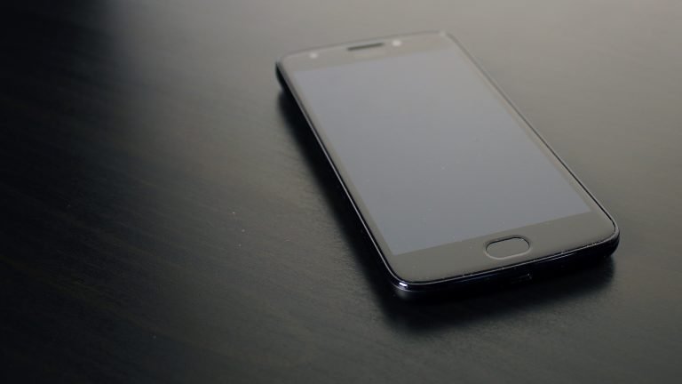 Moto E4 (Smartphone) Review