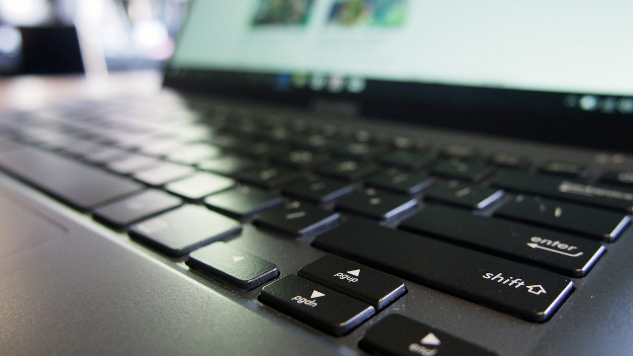 Asus Pro B9440Ua (Notebook) Review 1