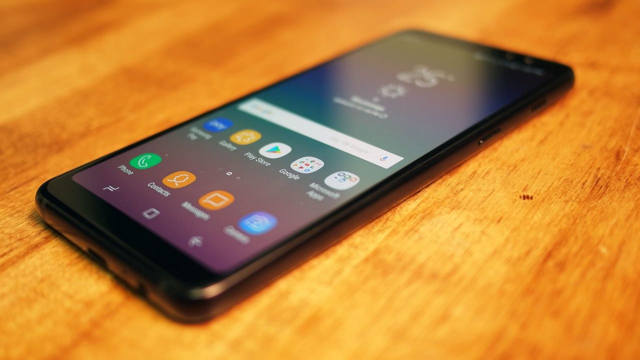 Samsung Galaxy A8 (2018) Review 2