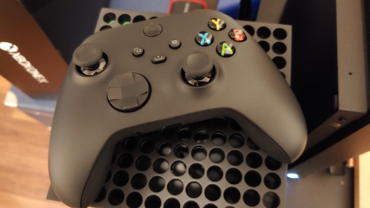 Microsoft Circulates Xbox Series Survey Asking If They Would Like Dualsense Features In Their Xbox Controller