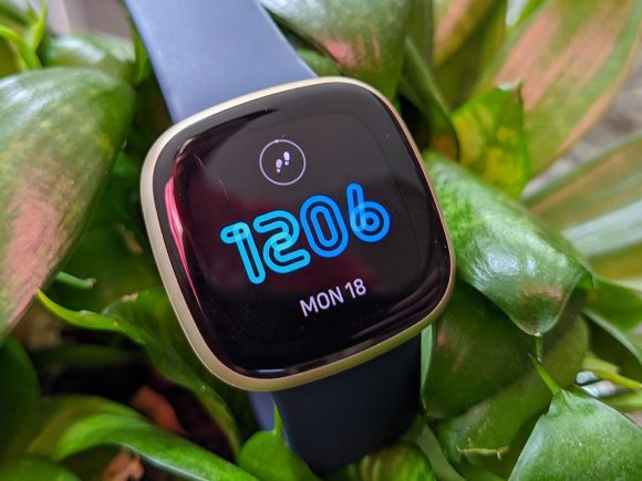 Fitbit Versa 3 Smartwatch Review 3