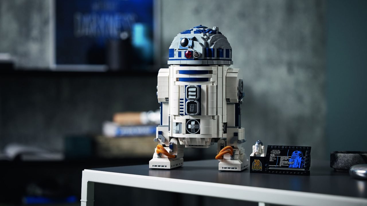 LEGO Celebrates May The Fourth With Incredibly Detailed R2-D2 Set 3