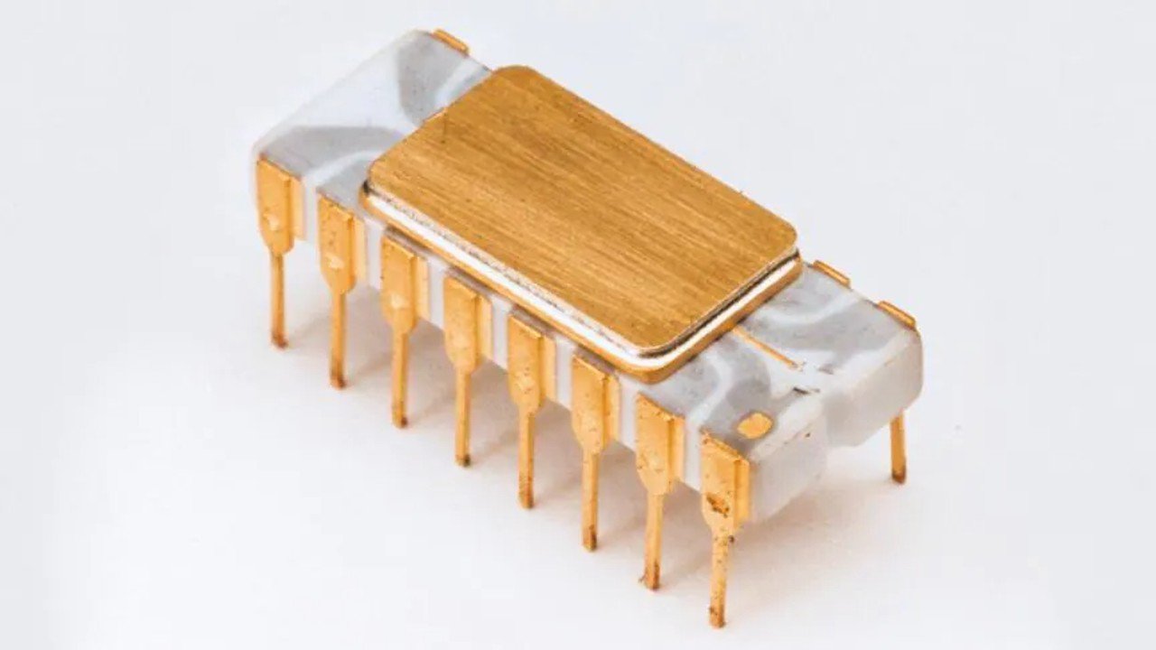 Intel Celebrates 50Th Anniversary Of The Intel 4004 Microprocessor