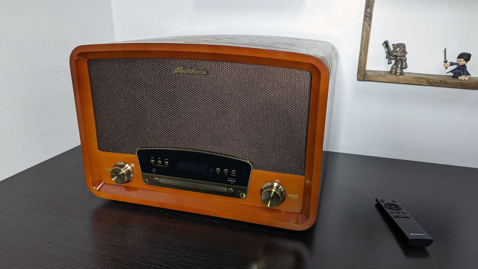 Electrohome Kingston 7in1 Record Player Review CGMagazine