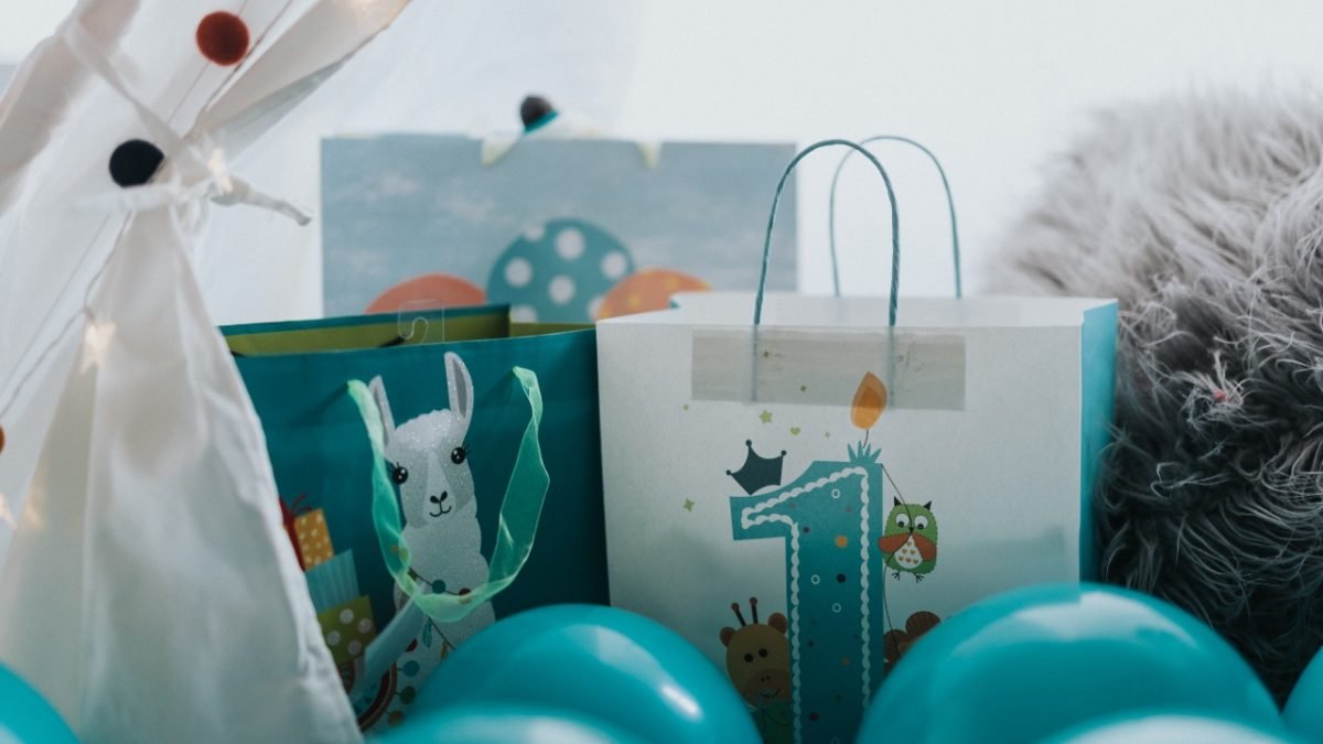 How to Choose the Best Gifts for Kids Based on Their Age Group