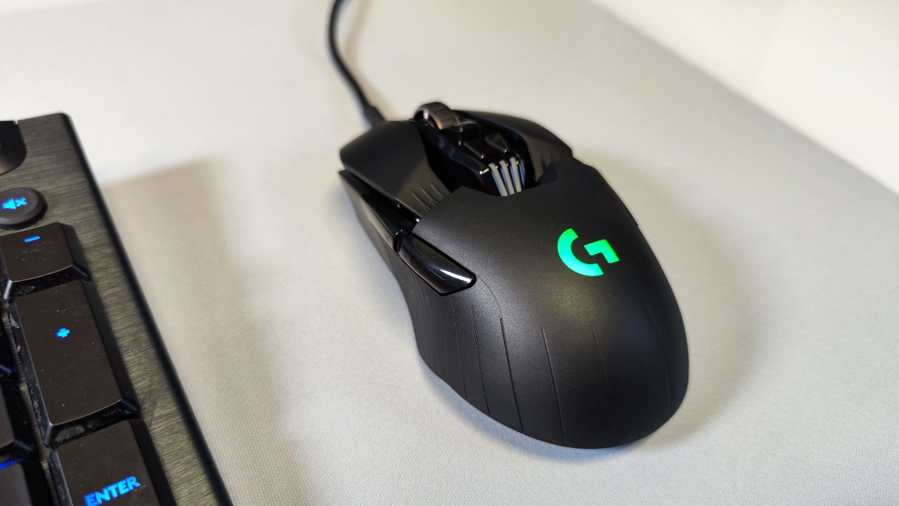 Logitech G903 Lightspeed Wireless Gaming Mouse Review