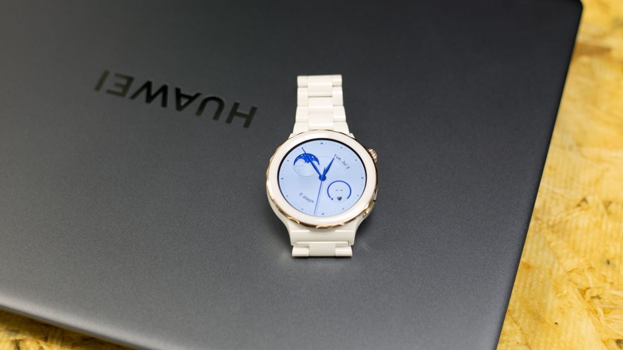 HUAWEI Watch GT 3 Pro Ceramic Edition Smartwatch Review 1