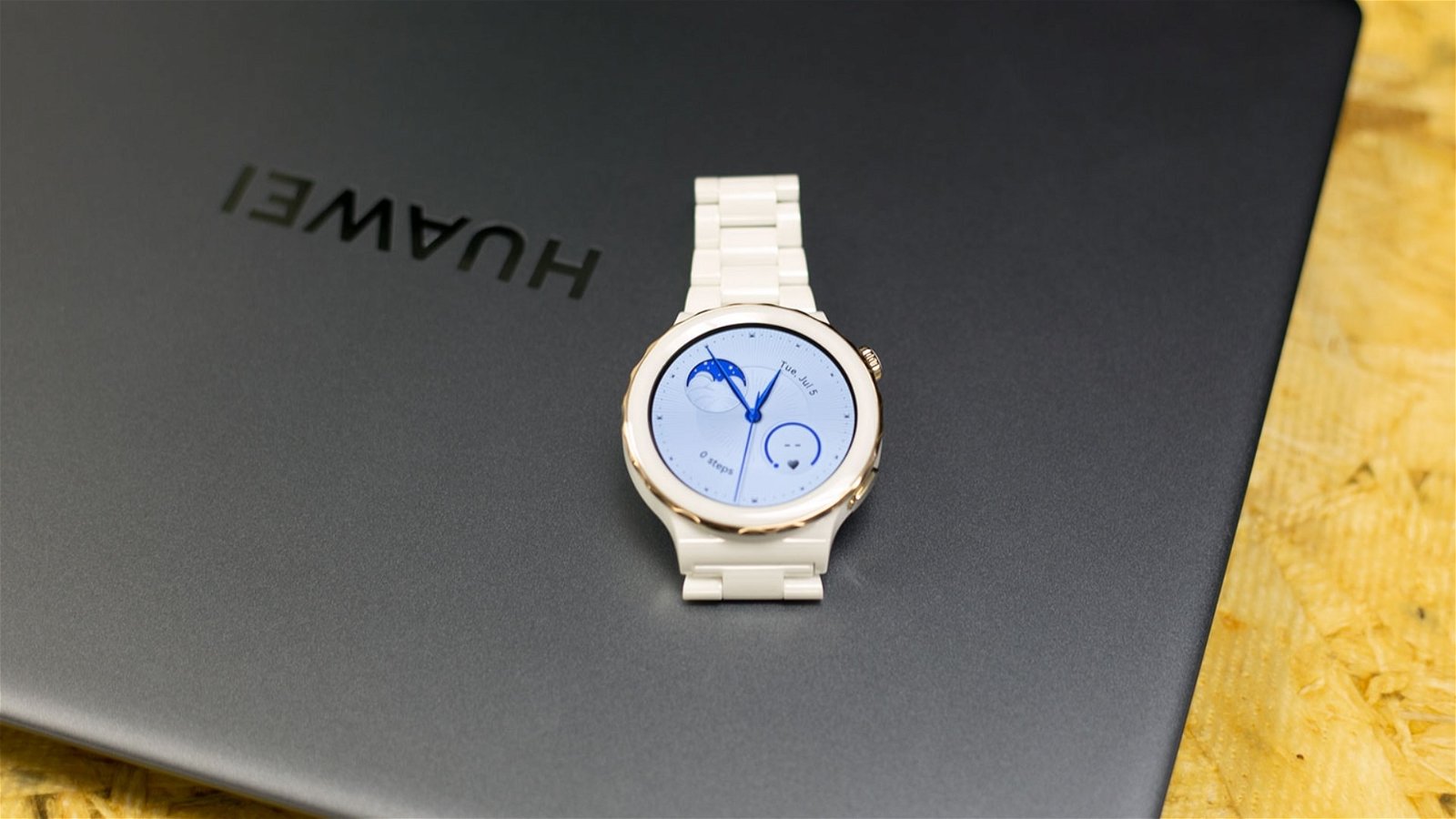 Смарт часы huawei gt 3 pro white. Huawei watch gt 3 Pro Ceramic. Huawei watch gt 3 Ceramic. Huawei gt3 Pro Ceramic. Часы Хуавей gt3 Pro женские.