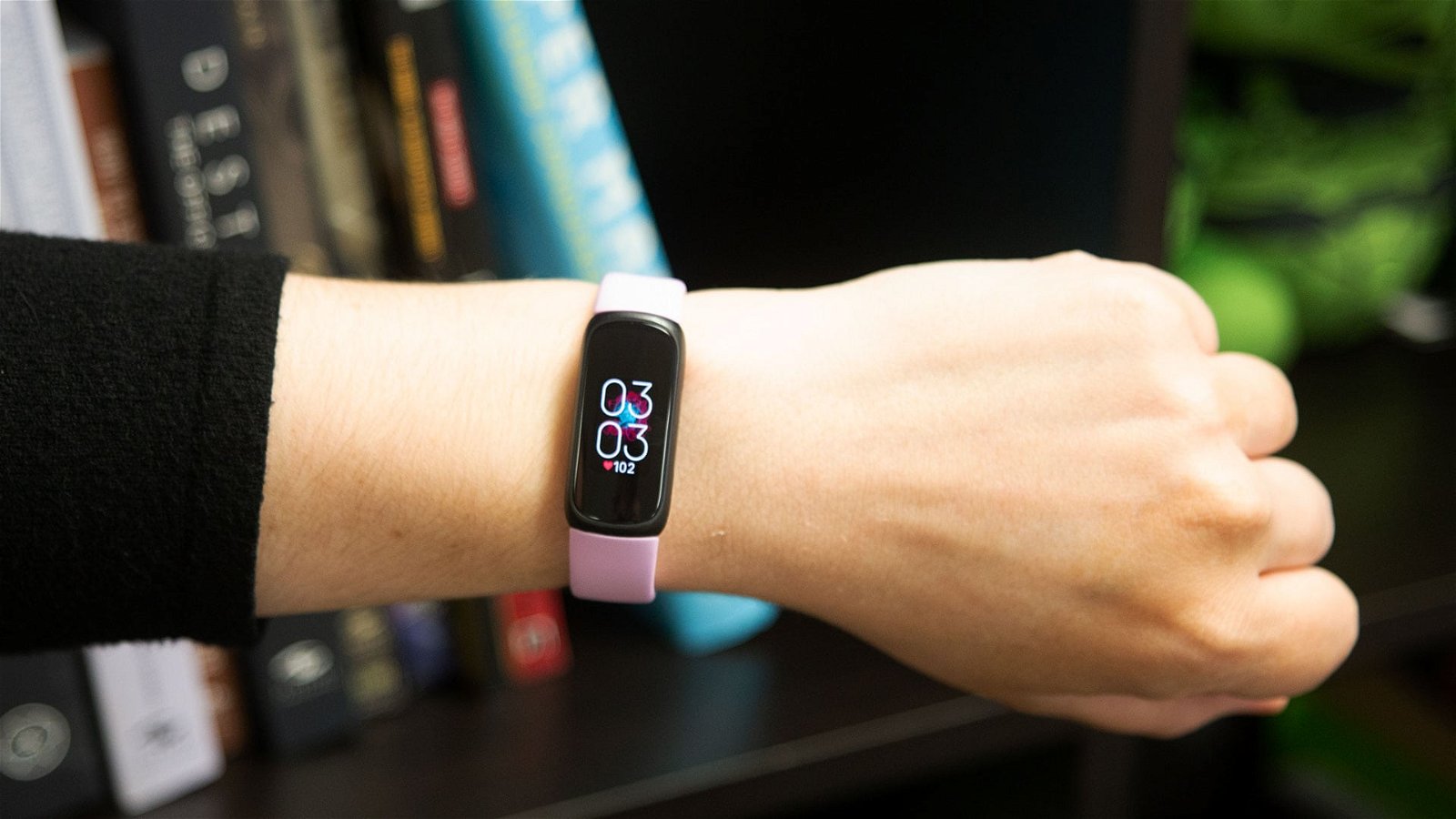Fitbit Versa 3 Long Term Review 2022 - Geeky Wrist