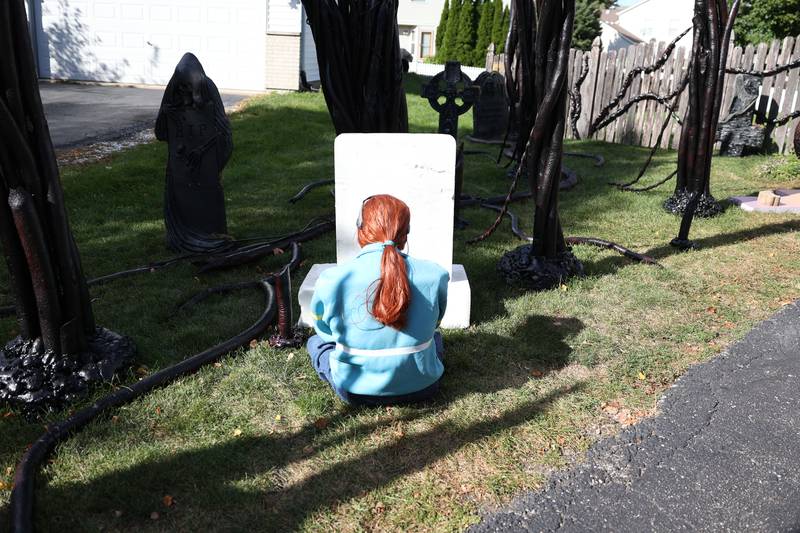 Scary Stranger Things Halloween Decoration Allowed To Remain After Controversy Scary 'Stranger Things' Halloween Decoration Allowed To Remain After Controversy