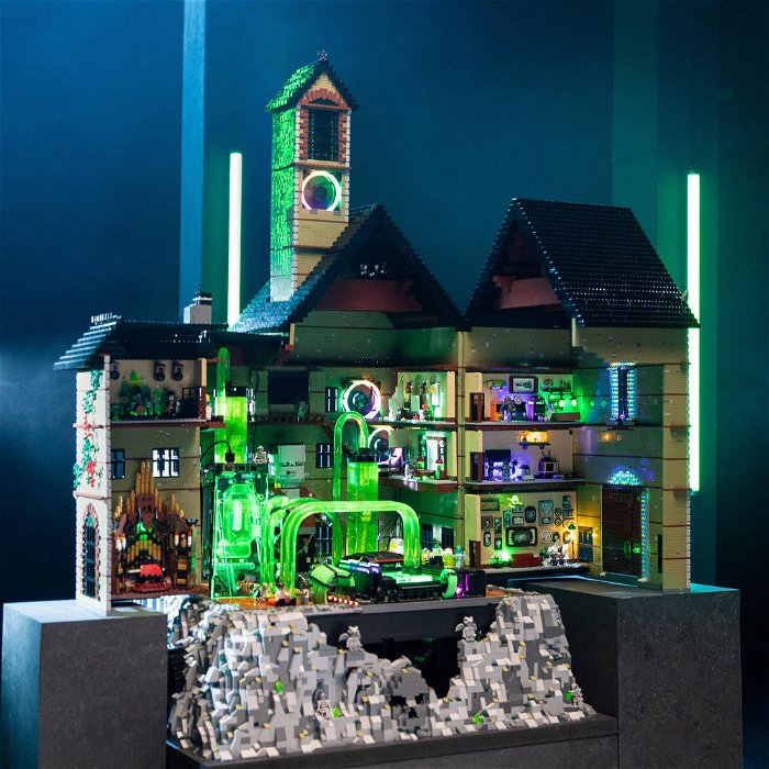Check Out This Unique Lego Haunted House Gaming Pc 587717