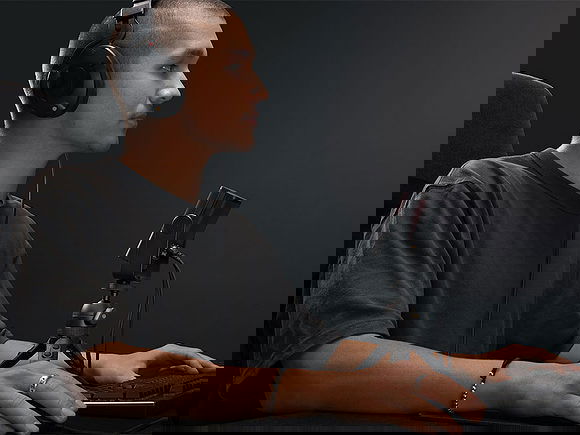 The Benefits of Using Condenser Microphones for Recording Vocals