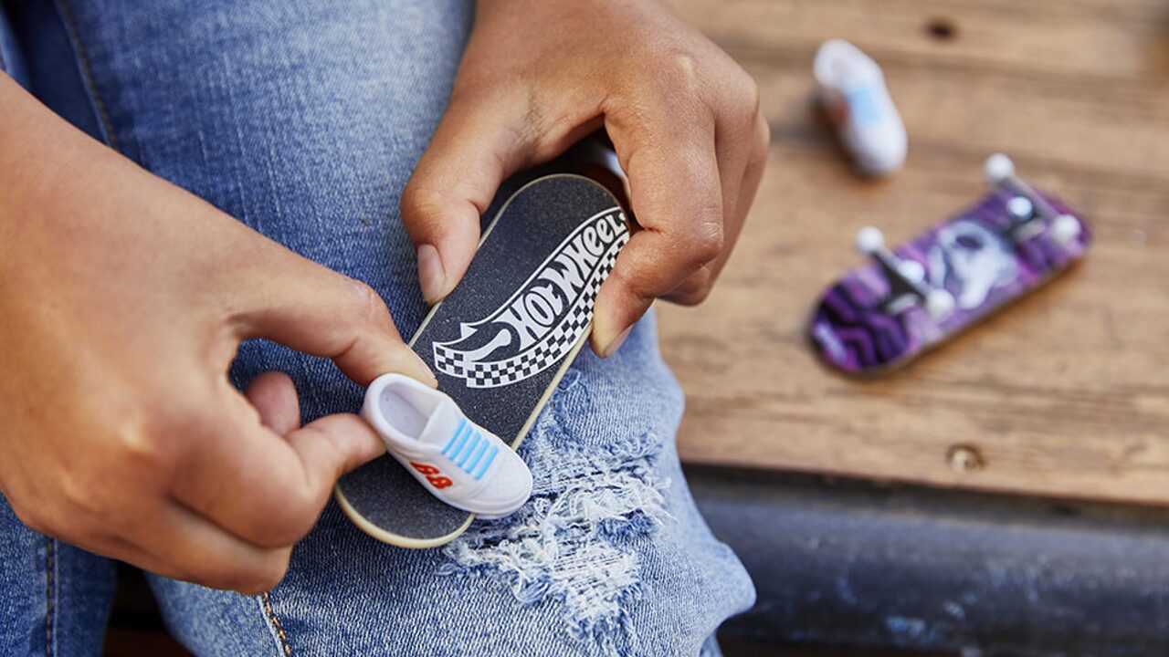 Hot Wheels Skate Finally Comes To Canada With Fingerboards! Hot Wheels Skate Finally Comes To Canada 800979