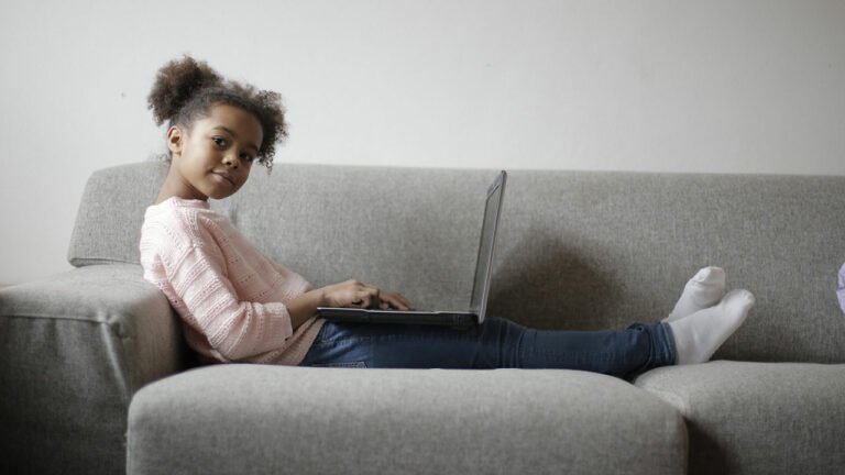 5 Tips to Create a Safe Environment While Your Kids Browse the Web