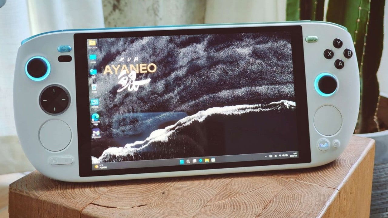 Ayaneo Kun: The First Windows Handheld With Touchpads 2