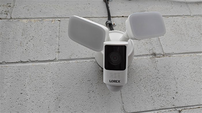 Lorex 2K Wired Floodlight Security Camera Review