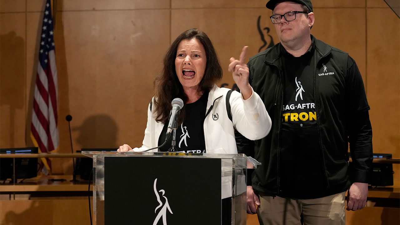 Sag-Aftra &Amp; Studios Suspend Negotiations, Gap Between Sides Is &Quot;Too Great&Quot; Sag-Aftra &Amp; Studios Suspend Negotiations, Gap Between Sides Is &Quot;Too Great&Quot;