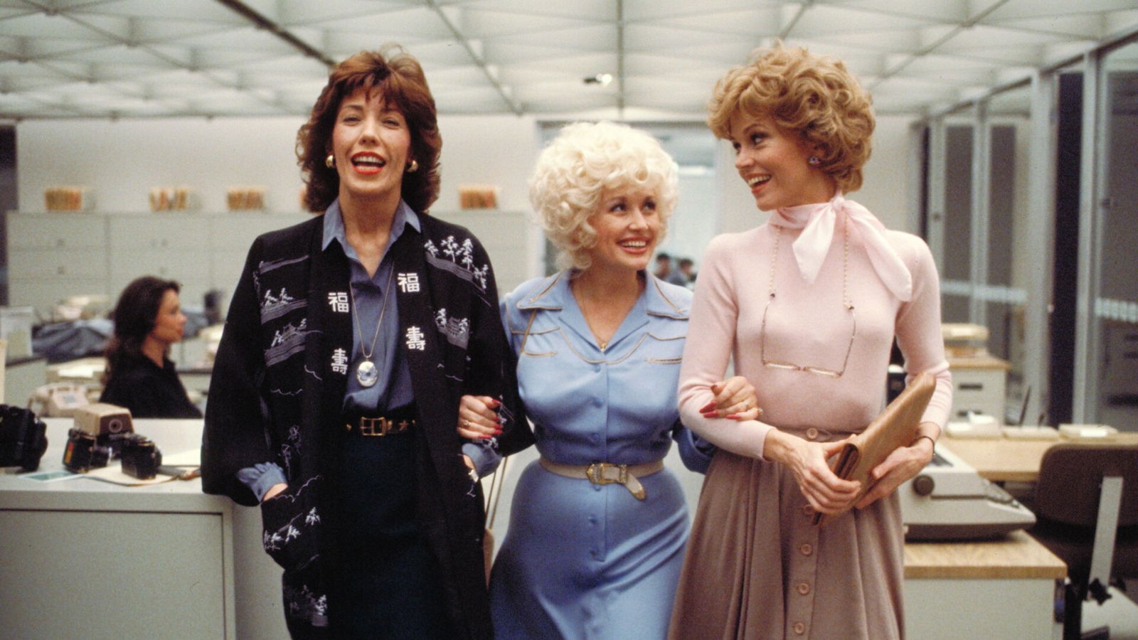 9 To 5 Reimagining Being Produced By Jennifer Aniston &Amp; Echo Films Jennifer Aniston &Amp; Echo Films Chosen To Produce 9 To 5 Reimagining