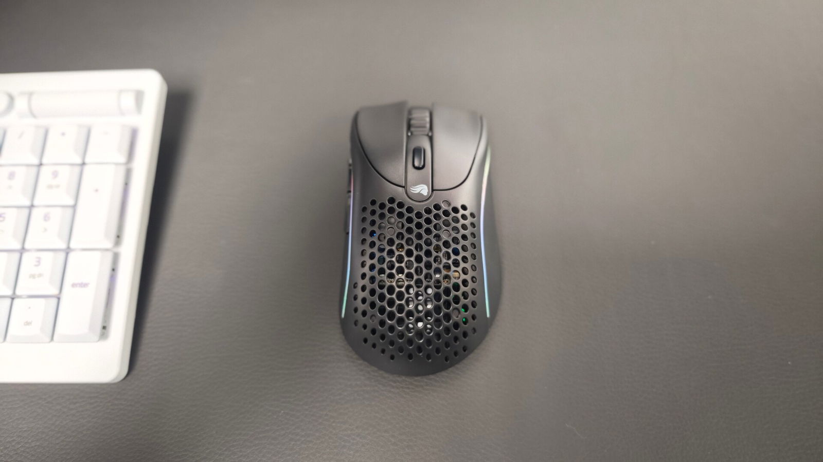 Glorious D2 Wireless Gaming Mouse Review
