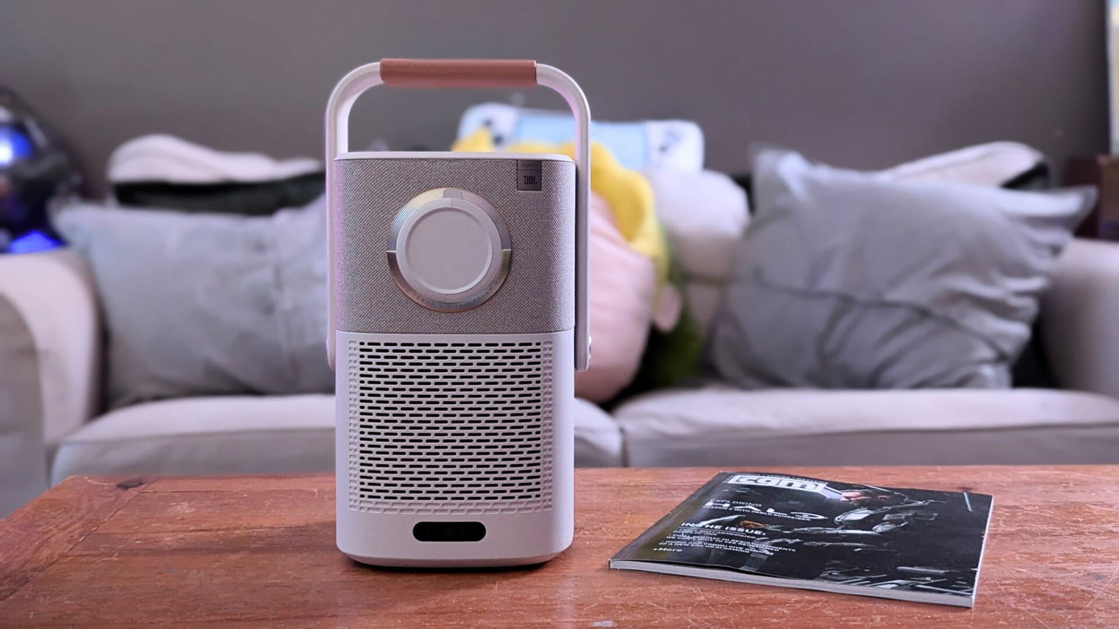 【中古品】　Yaber Projector T2 Yaber T2 Outdoor Projector - Immersive Audio and Portable Power