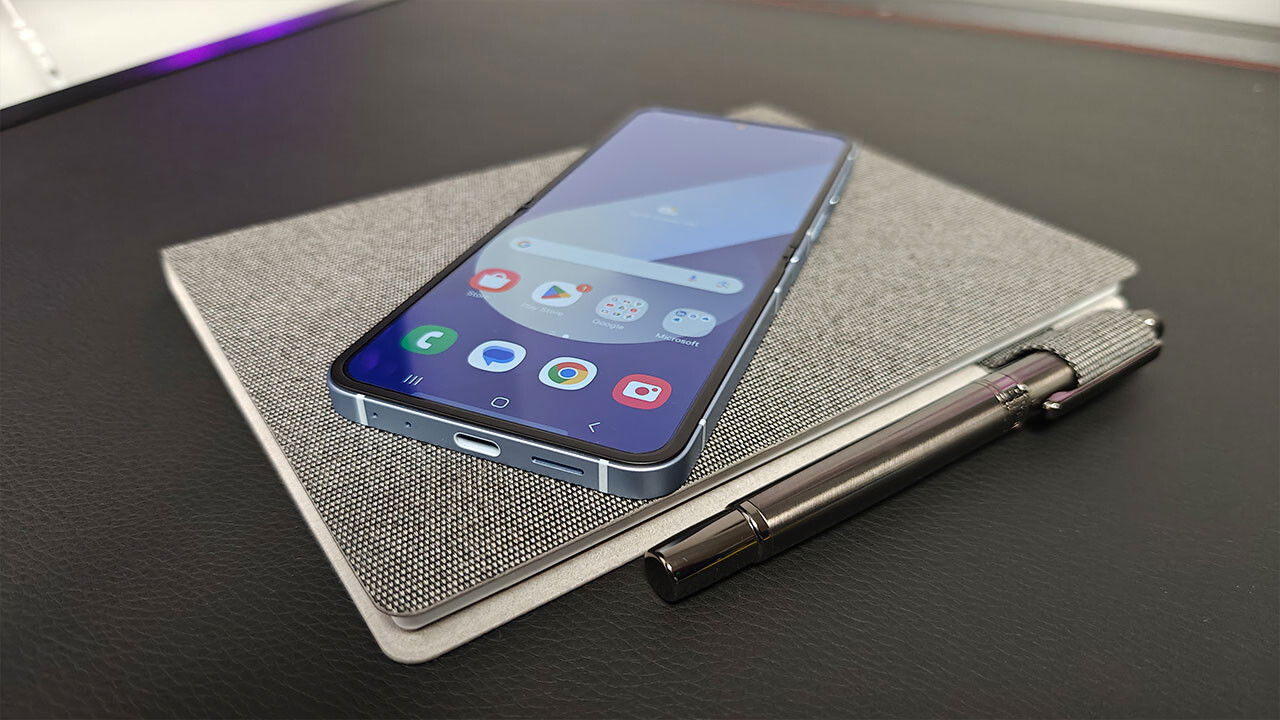 Samsung Galaxy Z Flip6 Smartphone Review Samsung Galaxy Z Flip 6 Review
