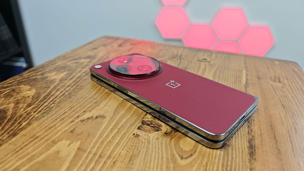 The Oneplus Open Apex Challenges Samsung Foldable Dominance