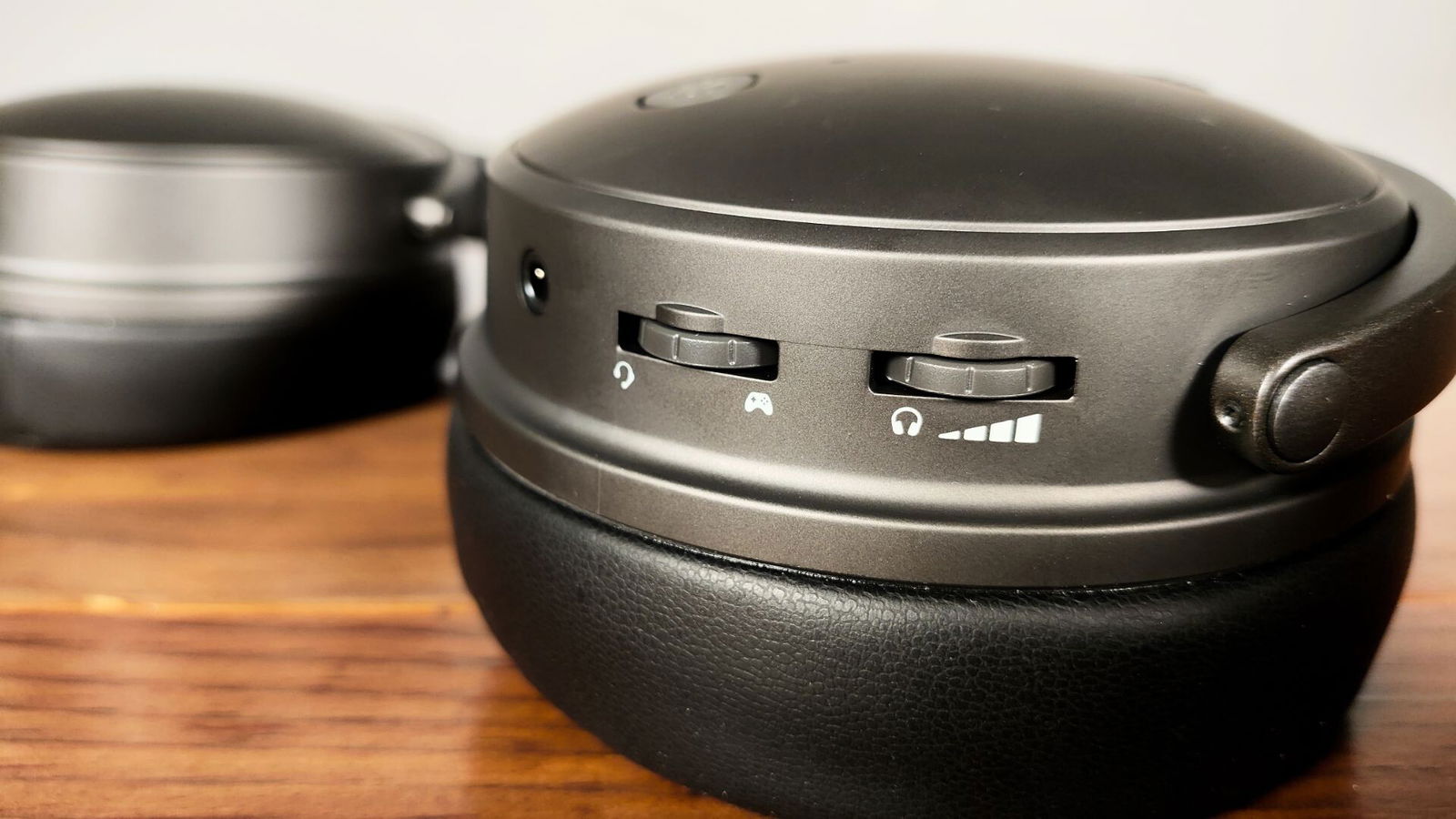 Audeze Maxwell Wireless Gaming Headset Review Audeze Maxwell Wireless Gaming Headset Review