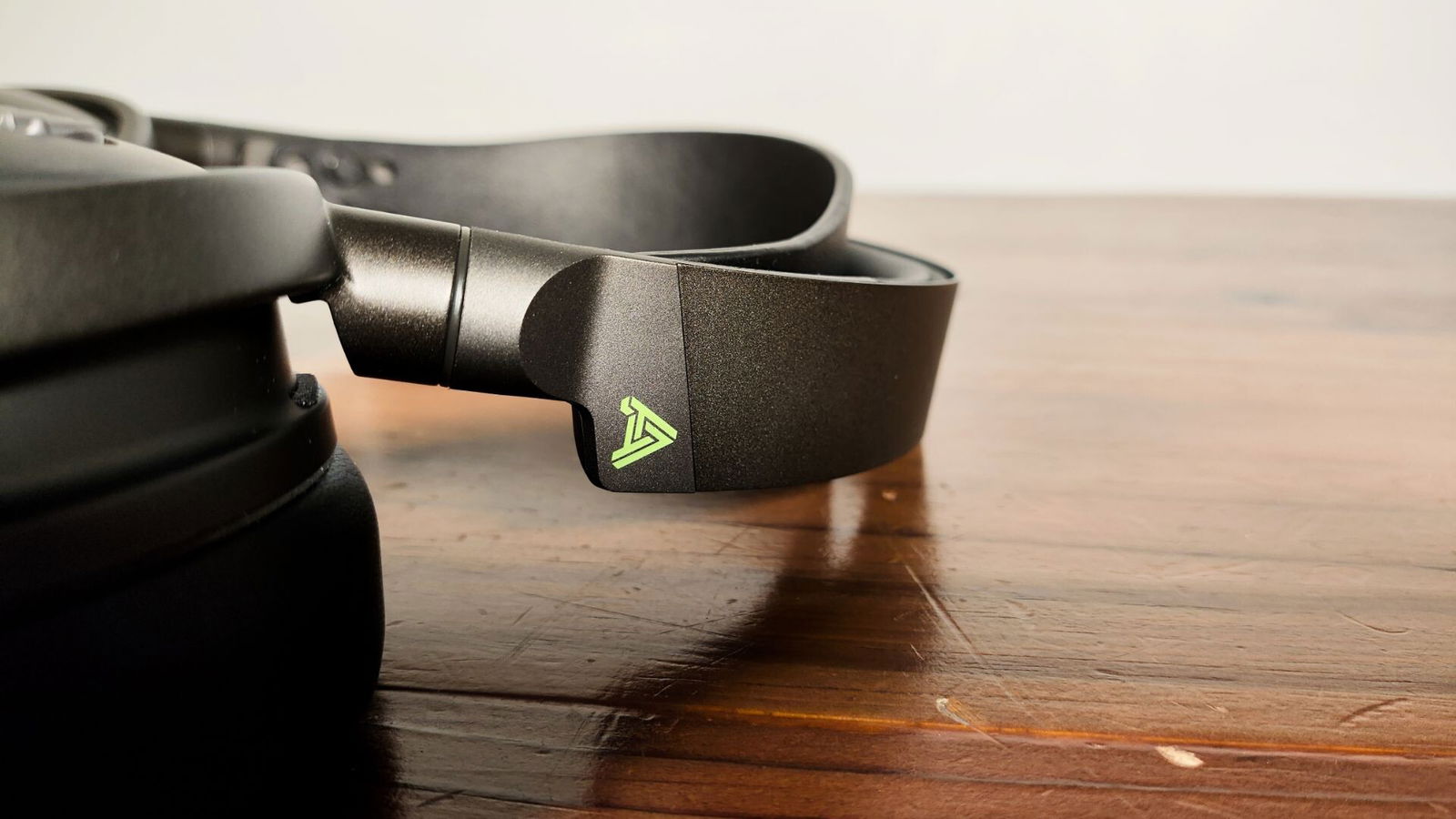 Audeze Maxwell Wireless Gaming Headset Review Audeze Maxwell Wireless Gaming Headset Review