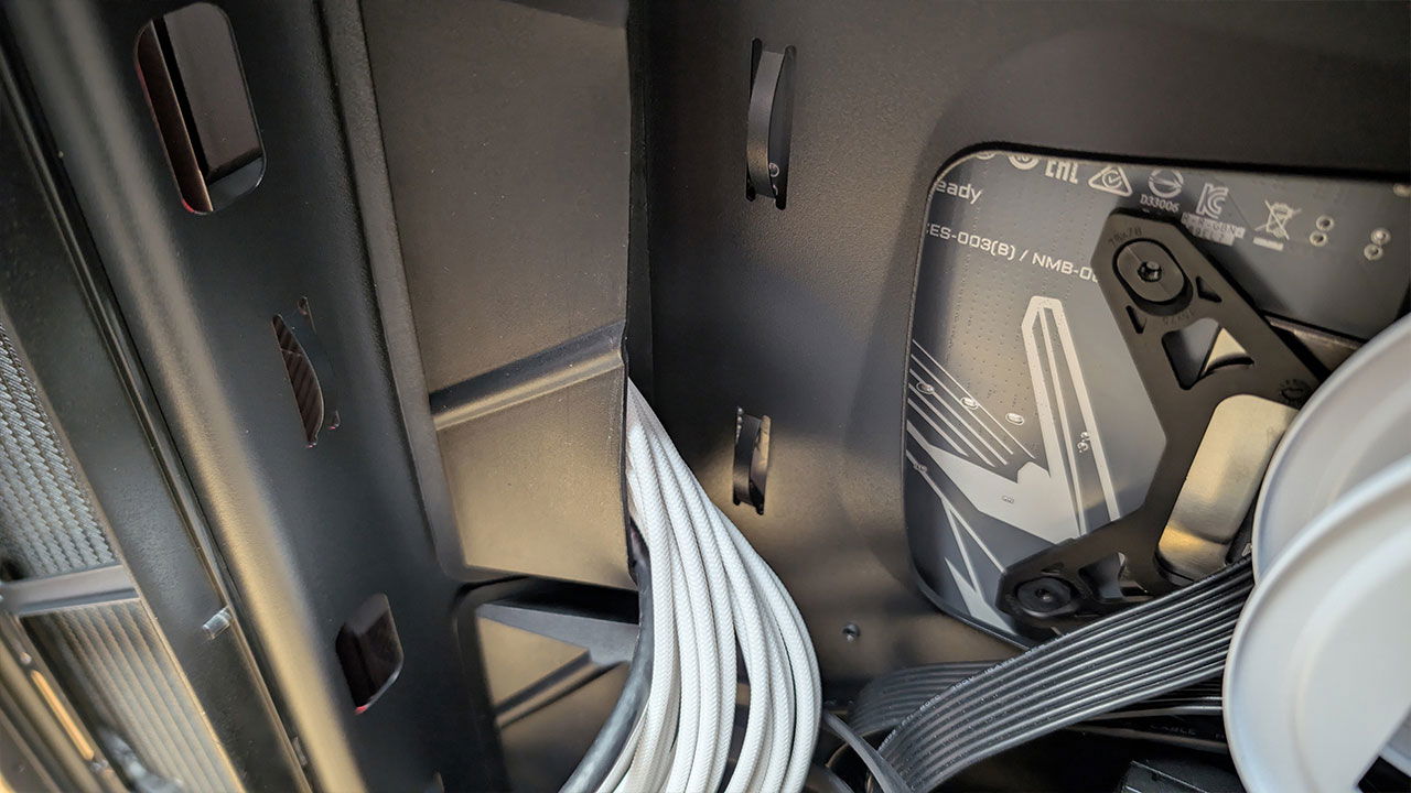 Hyte Y70 Pc Case Review