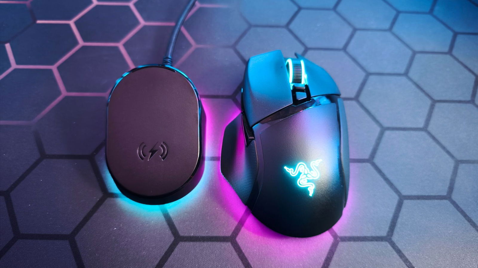 Razer Basilisk V3 Pro ワイヤレスマウス Advanced Customizable Wireless RGB Gaming Mouse - Razer