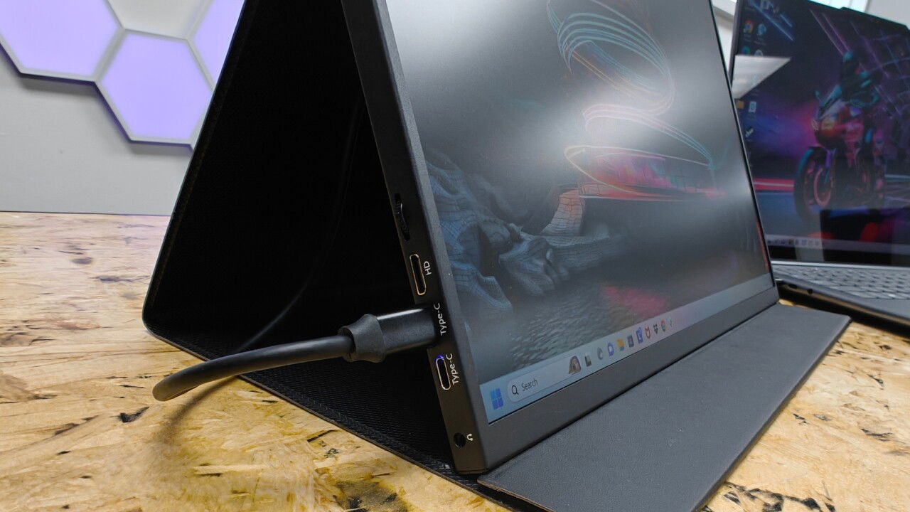 Uperfect Ugame K118 Portable Monitor Review
