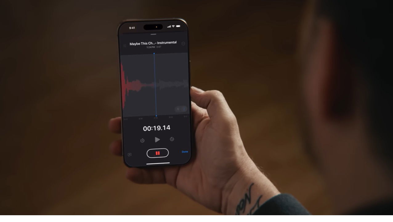 Iphone 16 Pro Can Now Use Layered Recording In Voice Memos In The New Ios 18.2 Update Iphone 16 Pro Can Now Use Layered Recording In Voice Memos In The New Ios 18.2 Update