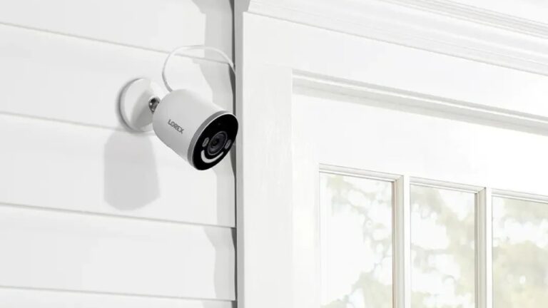 Lorex 4K Spotlight Wi-Fi 6 Security Camera with Smart Security Lighting Review