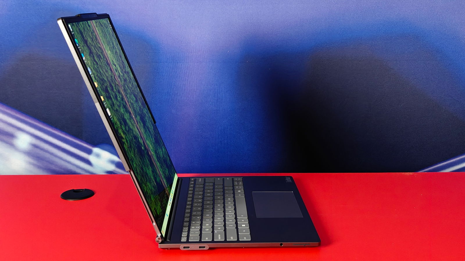 Ces 2025: Lenovo Unveils World'S First Rollable Display With Thinkbook Plus Gen 6