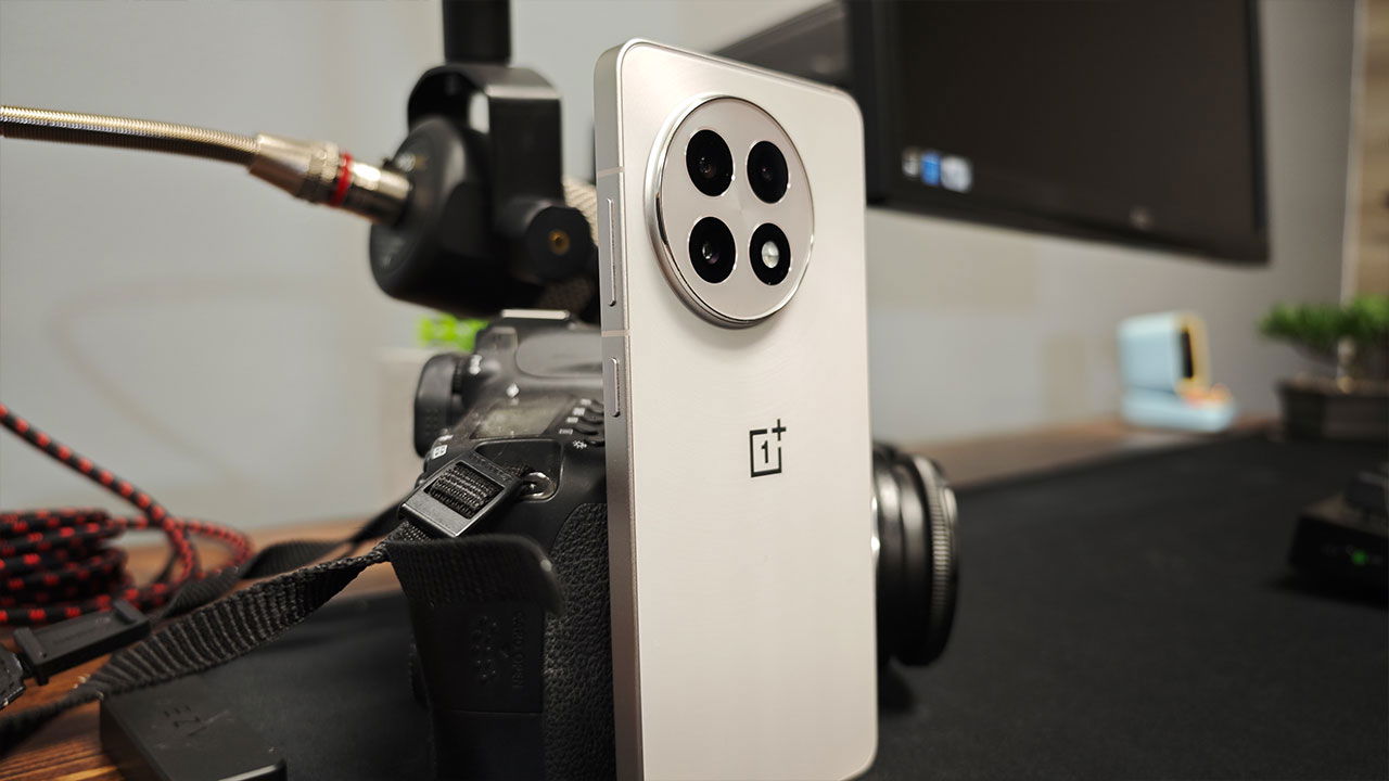 Oneplus 13R Smartphone Review