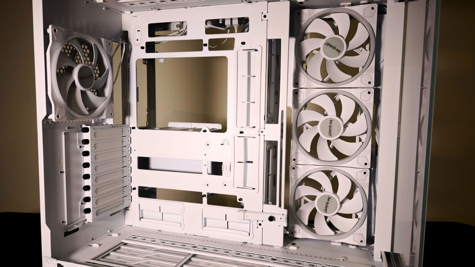 Bequiet! Light Base 900 Fx Case Review