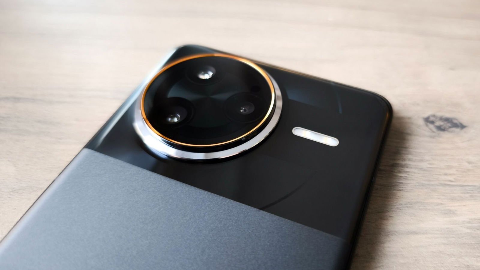 Poco F7 Ultra Smartphone Review