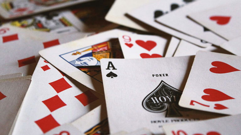 Why Digital Rewards Are the Future of Online Card Game Engagement