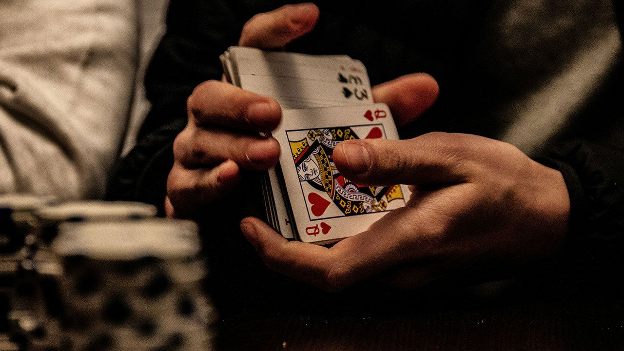 Why Digital Rewards Are The Future Of Online Card Game Engagement