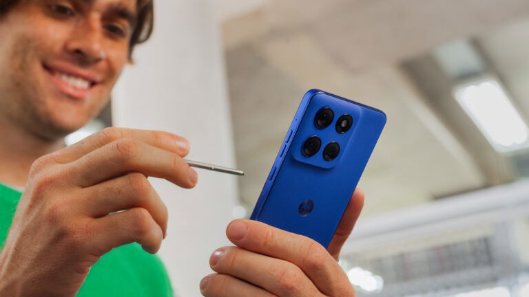 Moto G Stylus 2025 Adds AI-Powered Drawing and a 50MP Camera for Just $399