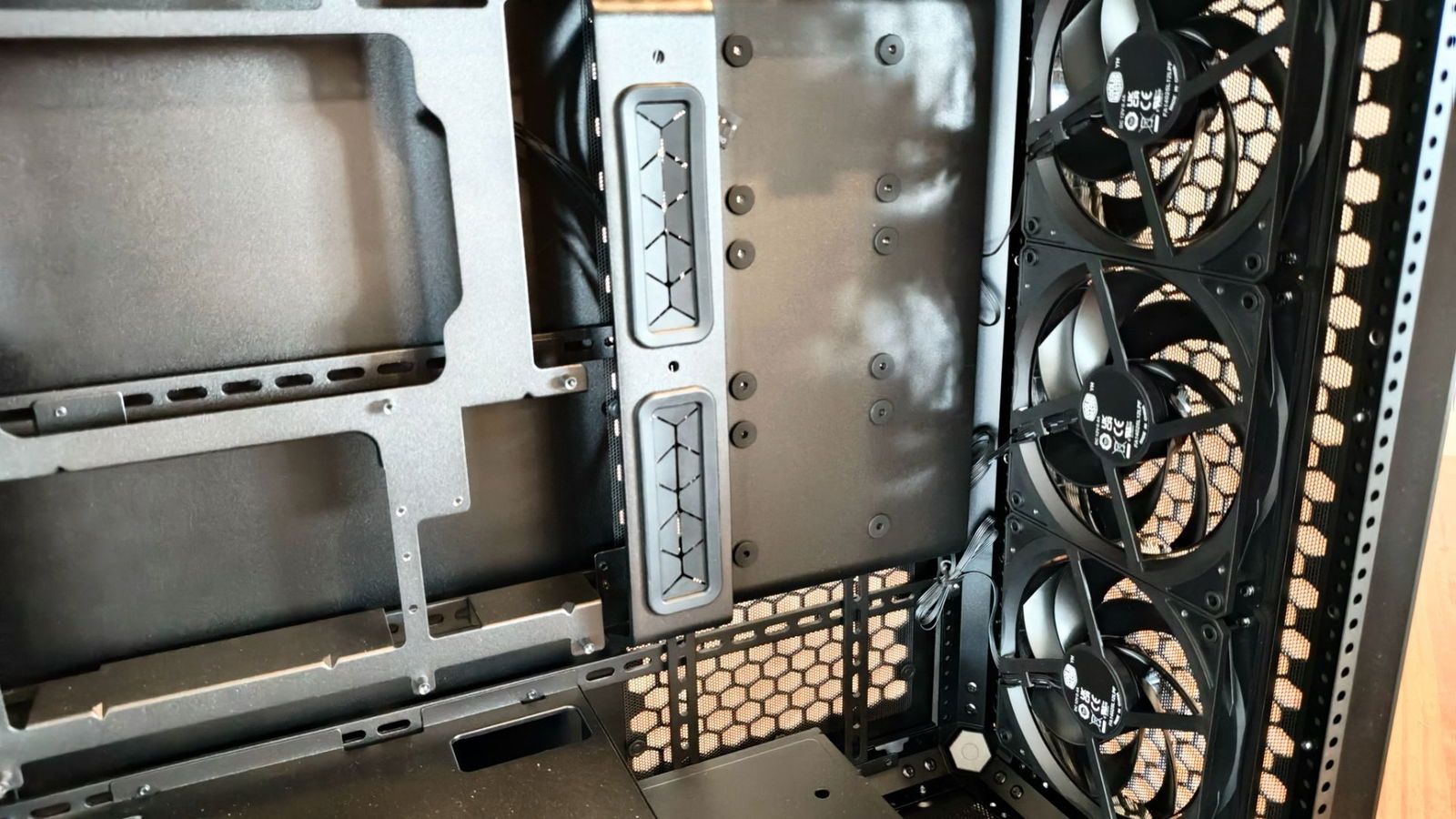 The Masterframe 600 Is A Pc Case Built For Modders, Tweakers, And Hardcore Builders