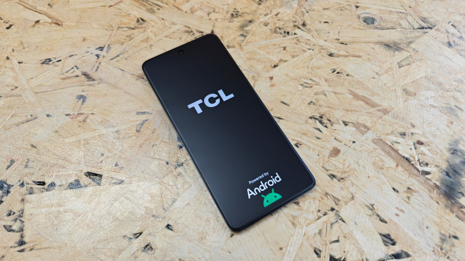 Tcl 60 Xe Nxtpaper Smartphone Review