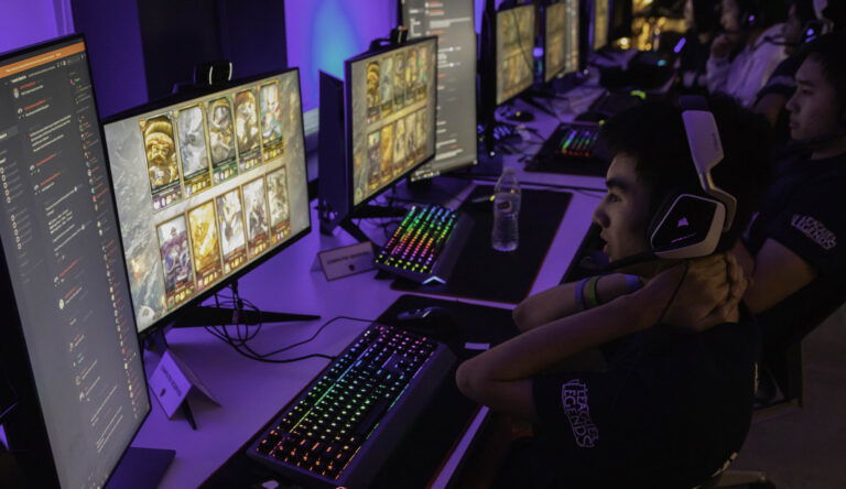 Beyond the Game: Tools and Platforms Improving the Esports Viewing Experience