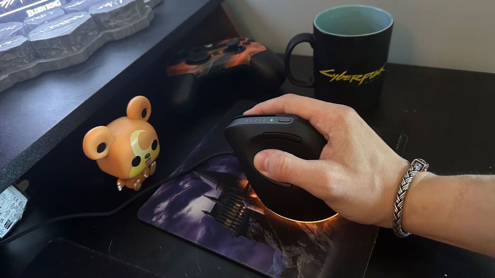 Razer Pro Click V2 Vertical Edition Mouse Review Razer Pro Click V2 Vertical Edition Mouse Review